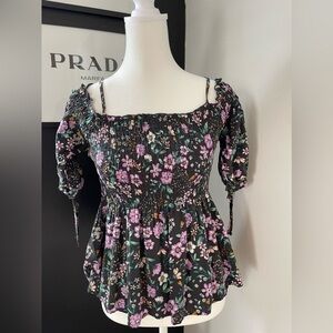 Floral off the shoulder top 🌺